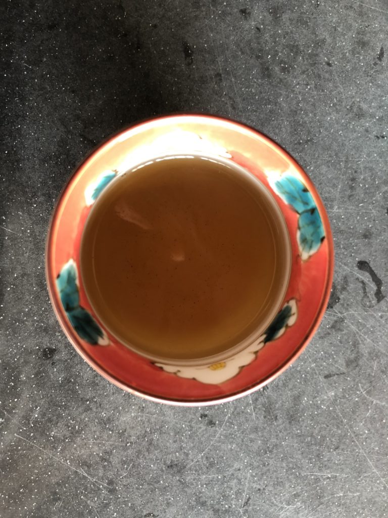 Raw Puer tea liquor 