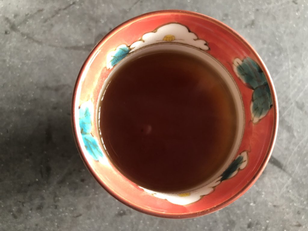 Hachimanjyu black tea brewed